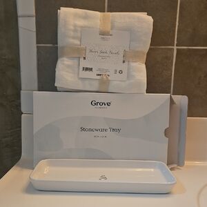 Grove Sink Side Stoneware Tray And Hour Sack Set Of 3 Towels